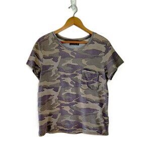 Abercrombie & Fitch Green Purple Camo T-shirt size M Rounded Neck Casual Pocket